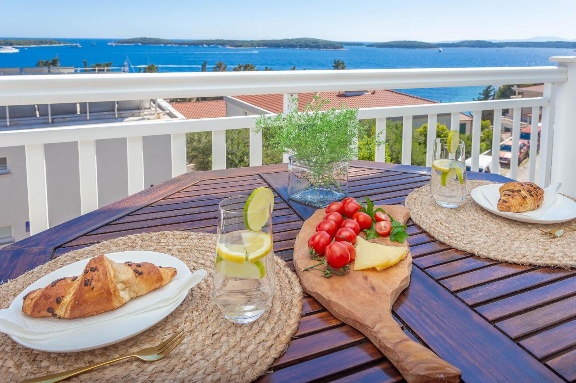 Tia Hvar Top View Apartment Hvar Town Exterior foto